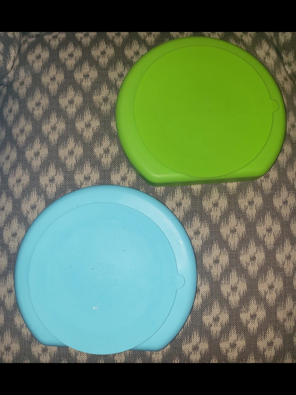 Silicone Divided Snack Plate Set- Blue & Green Weighted With Suction Bottoms